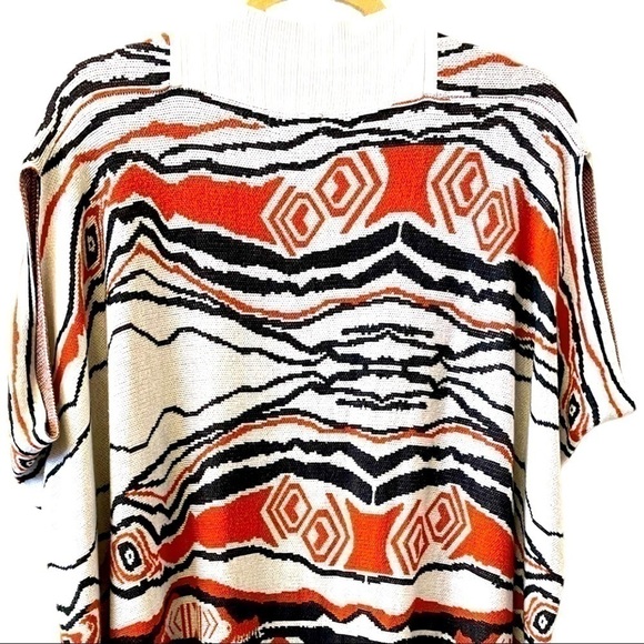 𝅺baciano sleeveless vest, size L, very good condition, one tiny hole, no stains - Picture 4 of 6